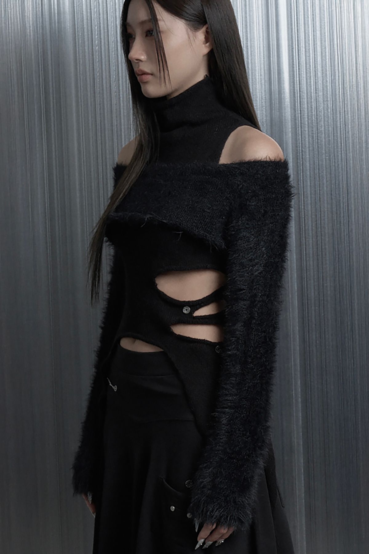 에트오소메(ETRE AU SOMMET) Cut-Out Halter Bolero Layered Knit Top Set (Black)
