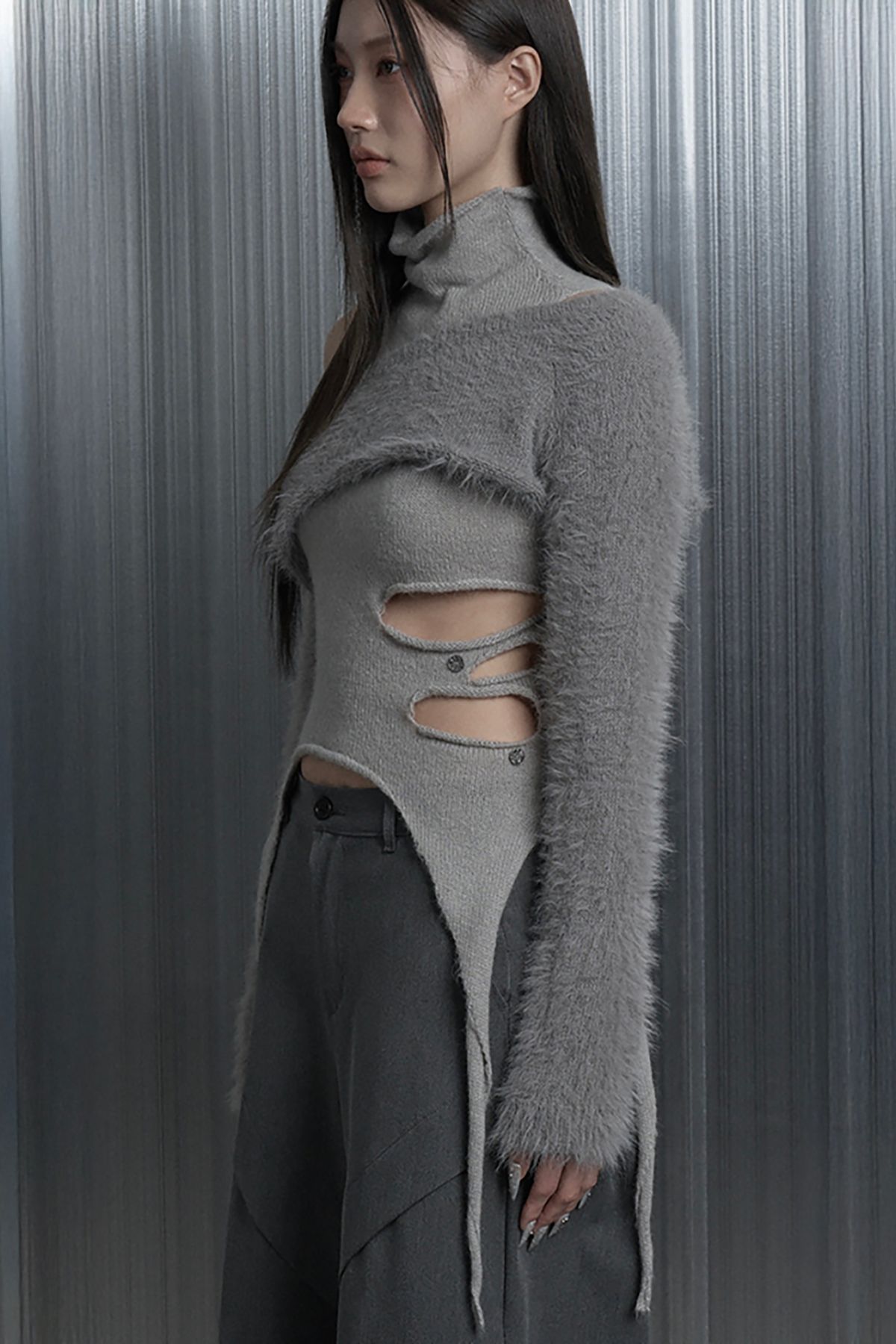 에트오소메(ETRE AU SOMMET) Cut-Out Halter Bolero Layered Knit Top Set (Gray)