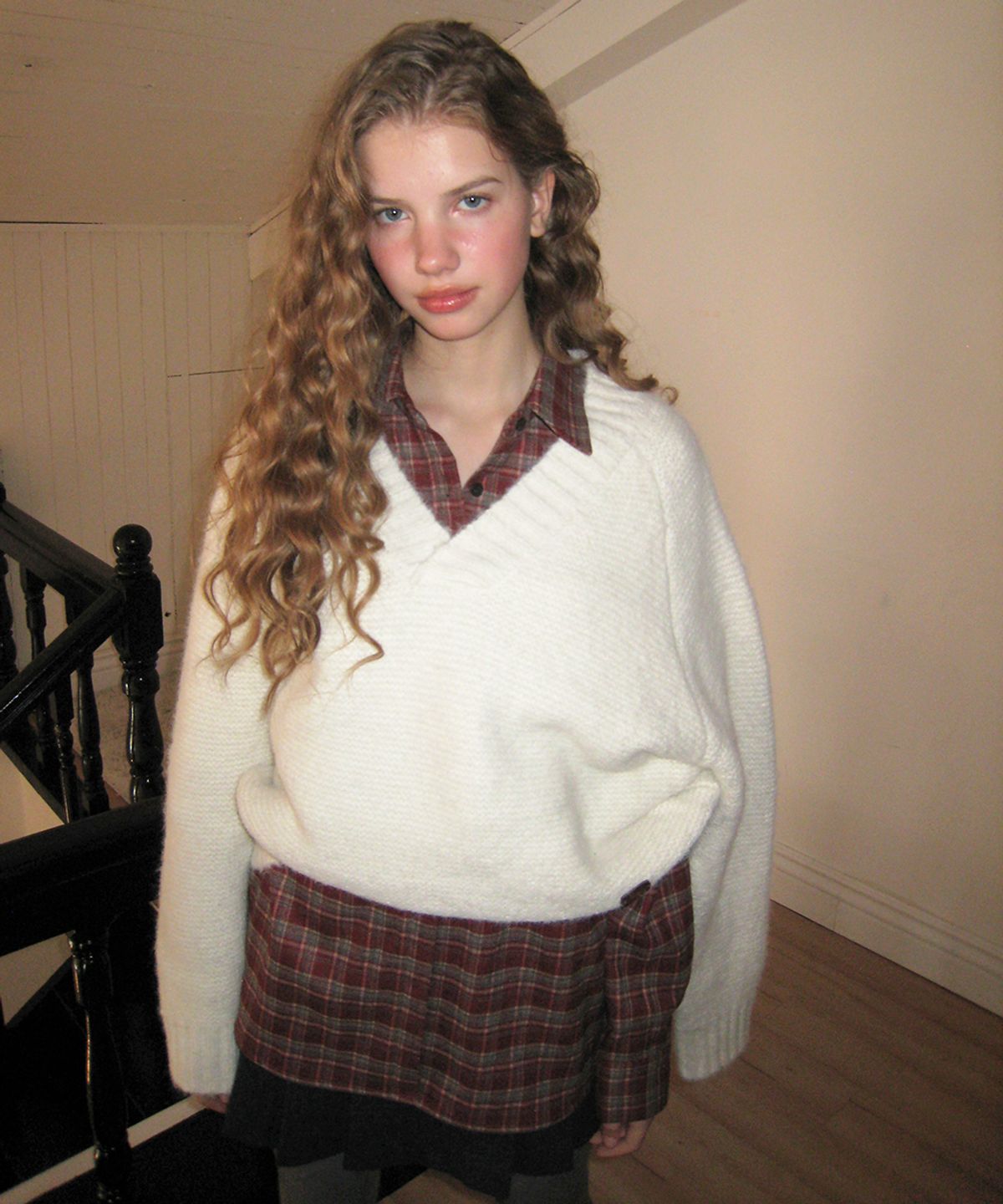 어패럴아카이브(APPAREL ARCHIVE) Loopie wool v-neck knit - Ivory