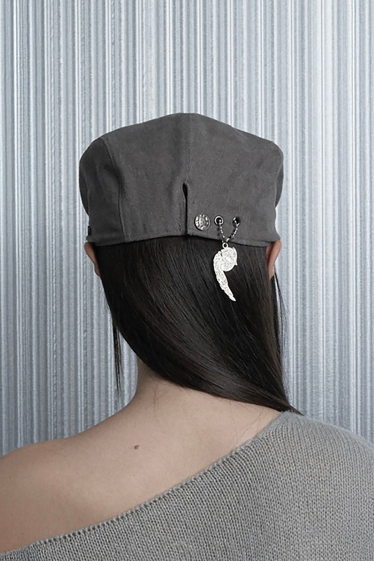 에트오소메(ETRE AU SOMMET) Cross Printing Classic Hunting Cap (Dark Gray)
