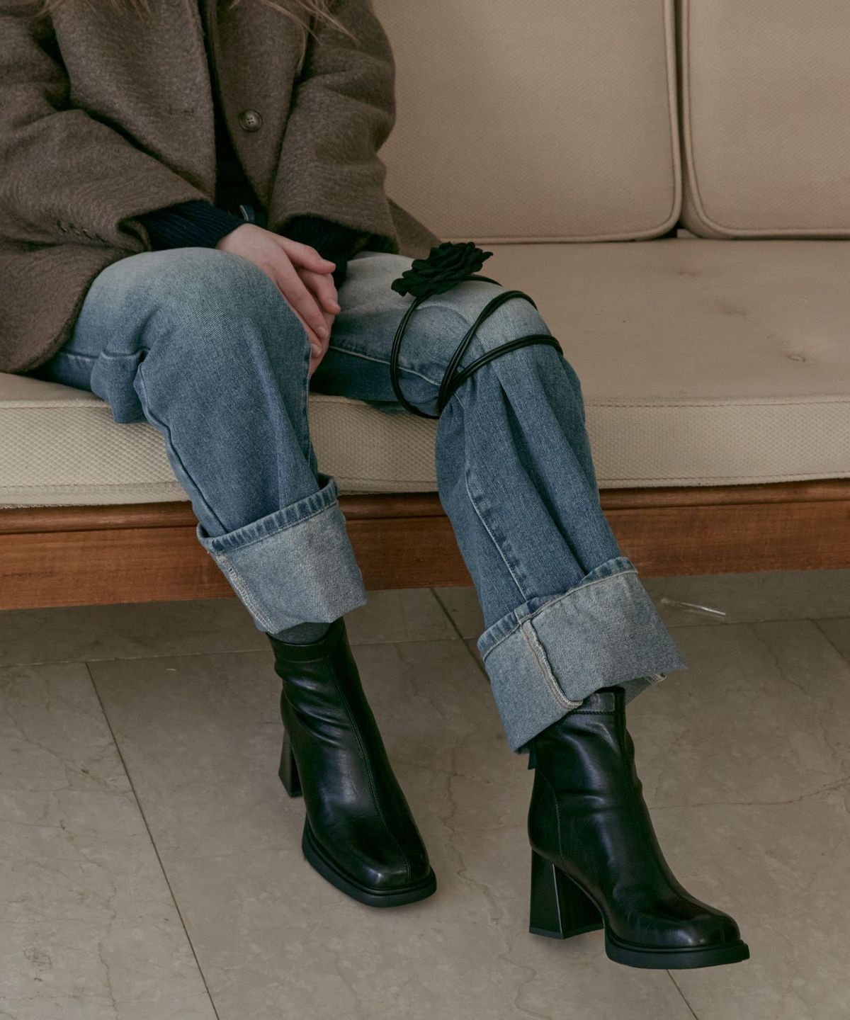 스퍼(SPUR) Mily Minimal Ankle Boot 앵클부츠 8CM -VA9051 (2color)