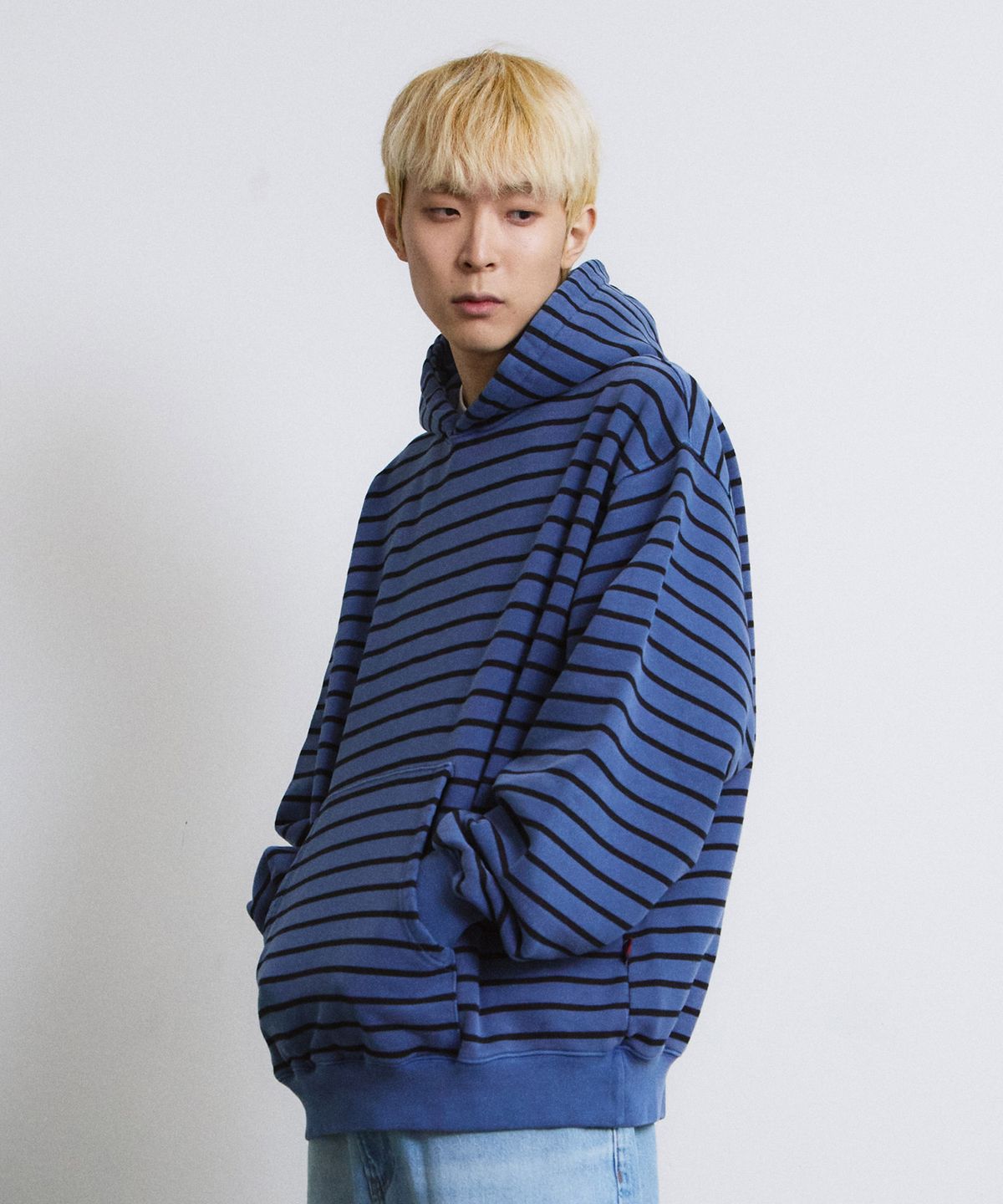 에이던엠(ADERNM) PIGMENT DAILY STRIPE HOODIE (BLUE)