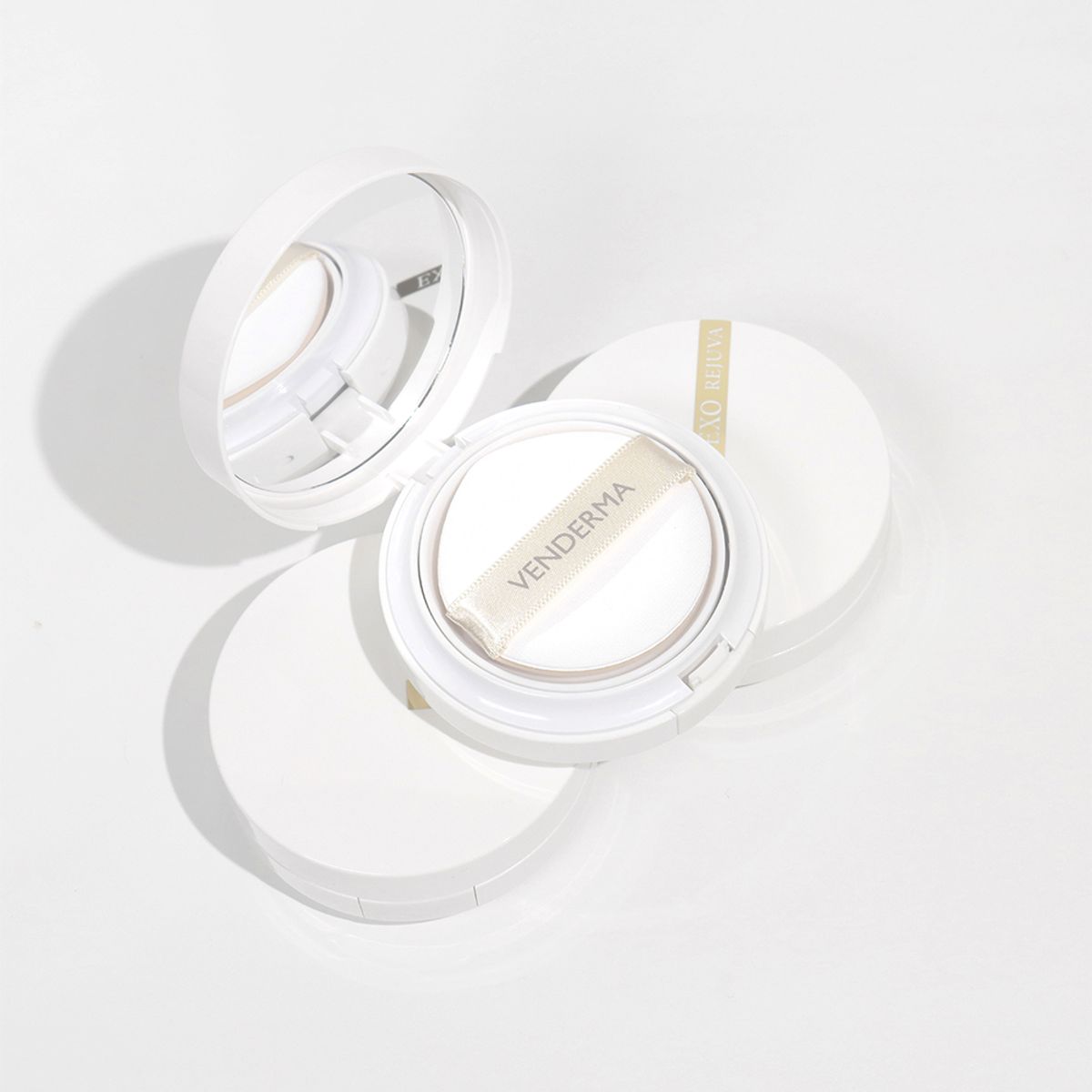 벤더마(VENDERMA) 벤더마 엑소 리주바 다이아몬드 글로우 광채 물광 촉촉한 커버력 좋은 쿠션 15g