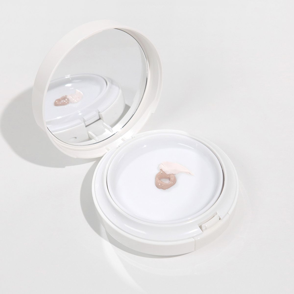 벤더마(VENDERMA) 벤더마 엑소 리주바 다이아몬드 글로우 광채 물광 촉촉한 커버력 좋은 쿠션 15g