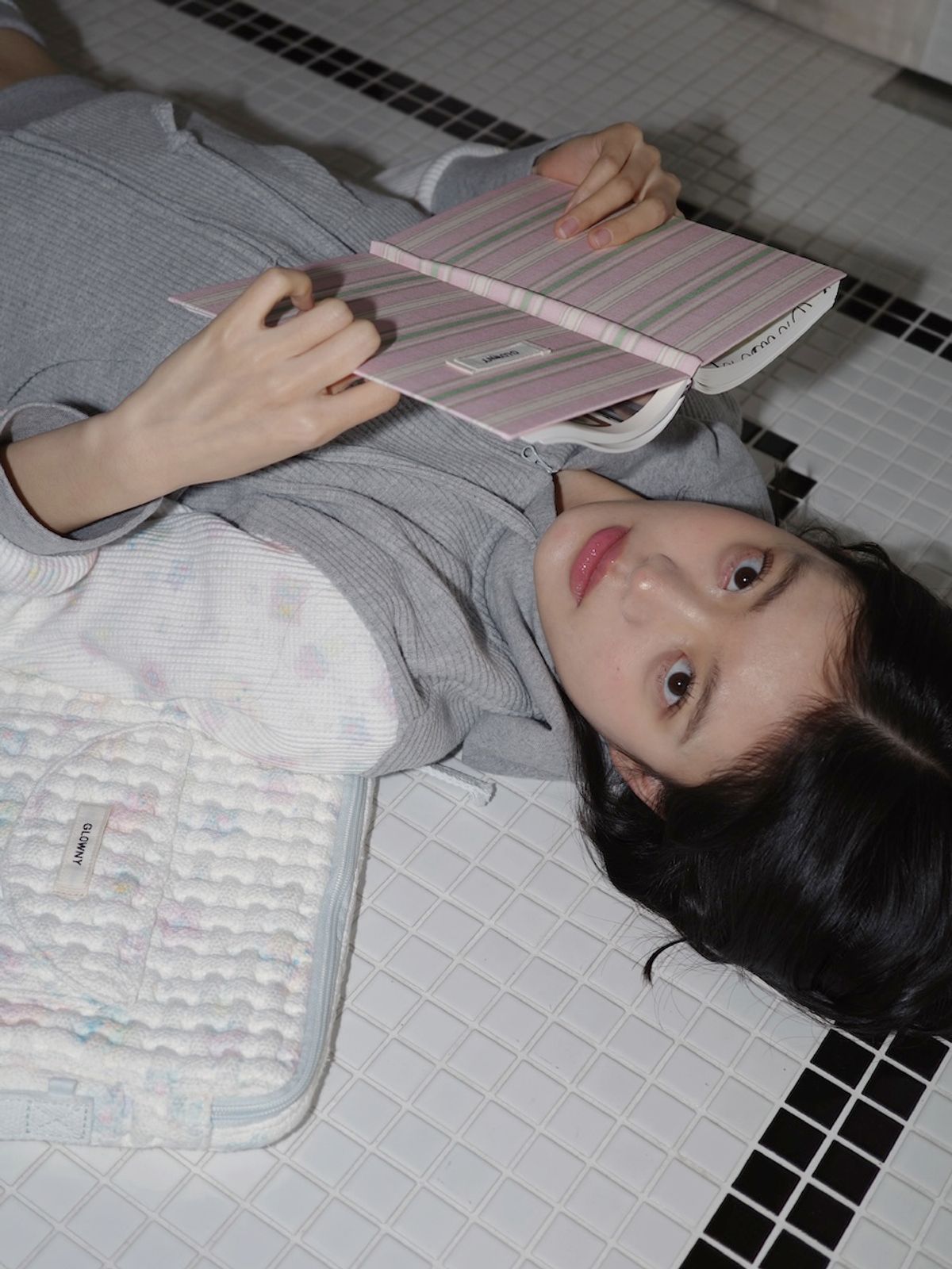 글로니(GLOWNY) CONTRAST DREAMY WAFFLE HOODIE (GRAY)