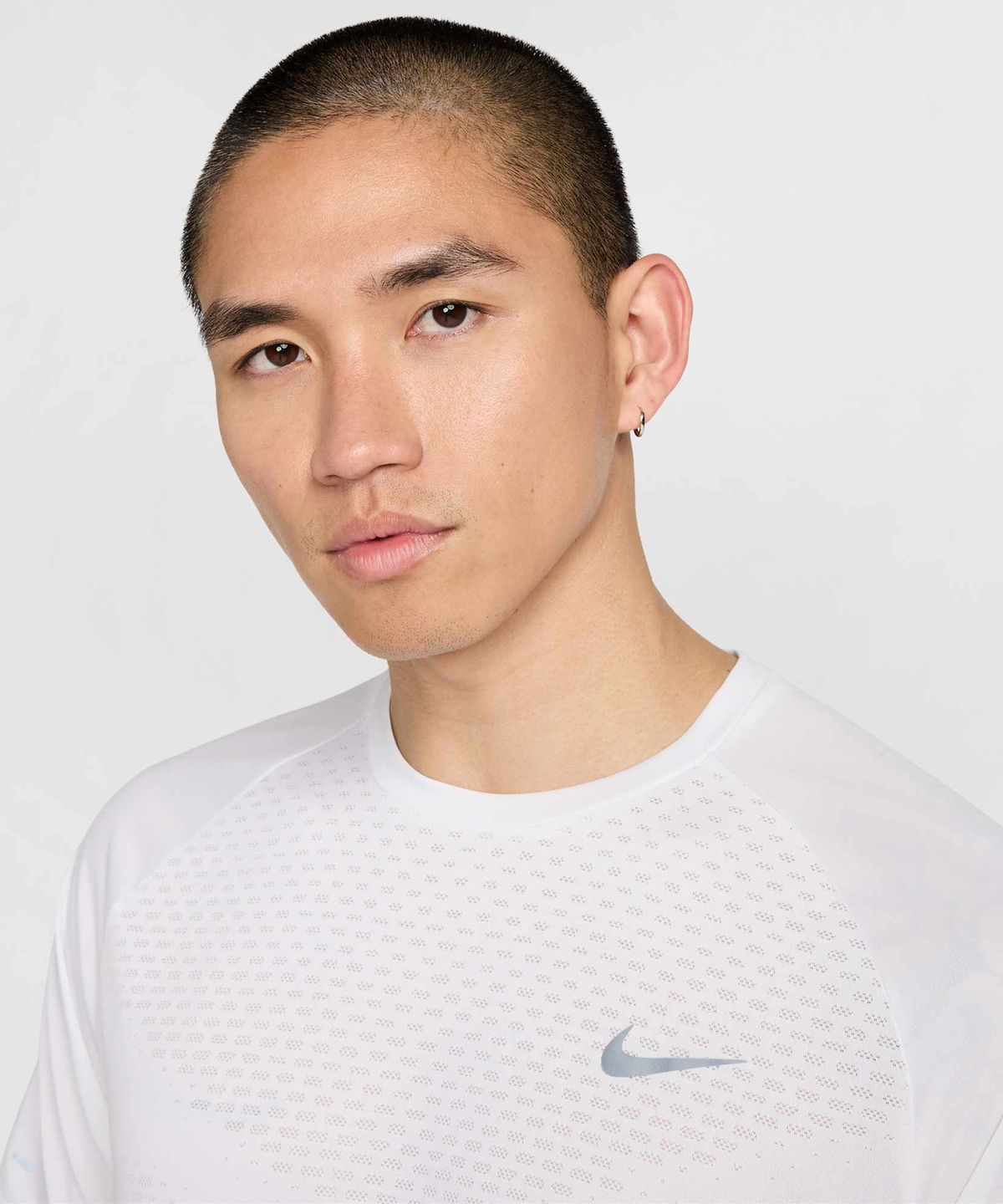 나이키(NIKE) 스트라이드 드라이 핏 ADV 반소매 러닝 탑 M - 화이트 / HV5204-100