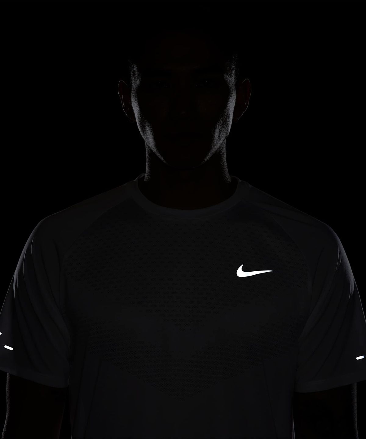 나이키(NIKE) 스트라이드 드라이 핏 ADV 반소매 러닝 탑 M - 화이트 / HV5204-100