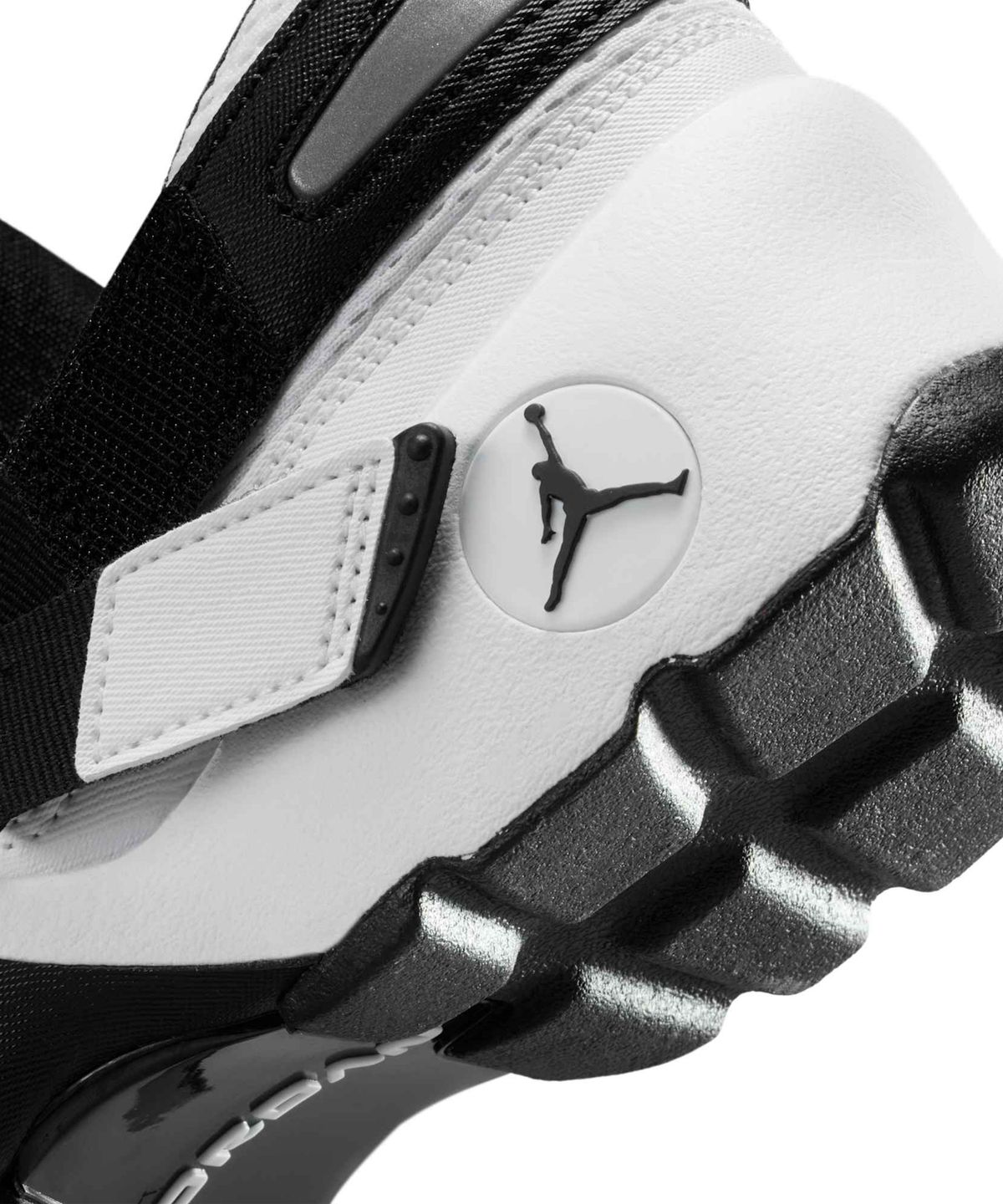 나이키(NIKE) 조던 트러너 LX W - 화이트:리플렉티브 실버:블랙 / HQ2164-100