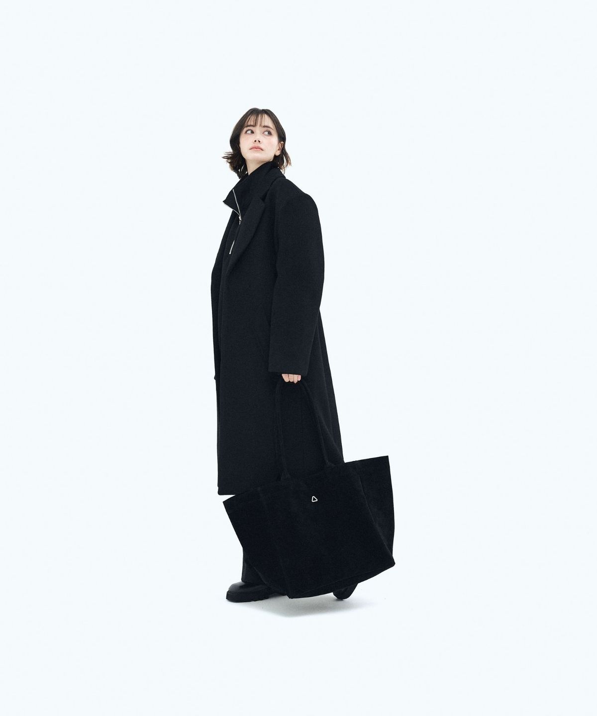 메종 드 누아(MAISON DE NOIR) EMBLÈME SUÈDE BAG