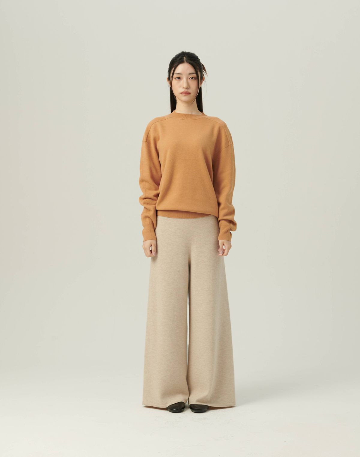 베이스스레드(BASETHREAD) Epaulette Detail Round Neck Knit_BEIGE