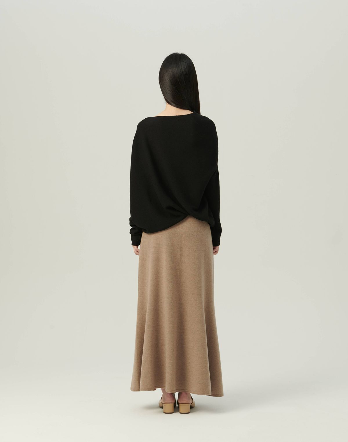 베이스스레드(BASETHREAD) One Shoulder Flow Knit Top_BLACK