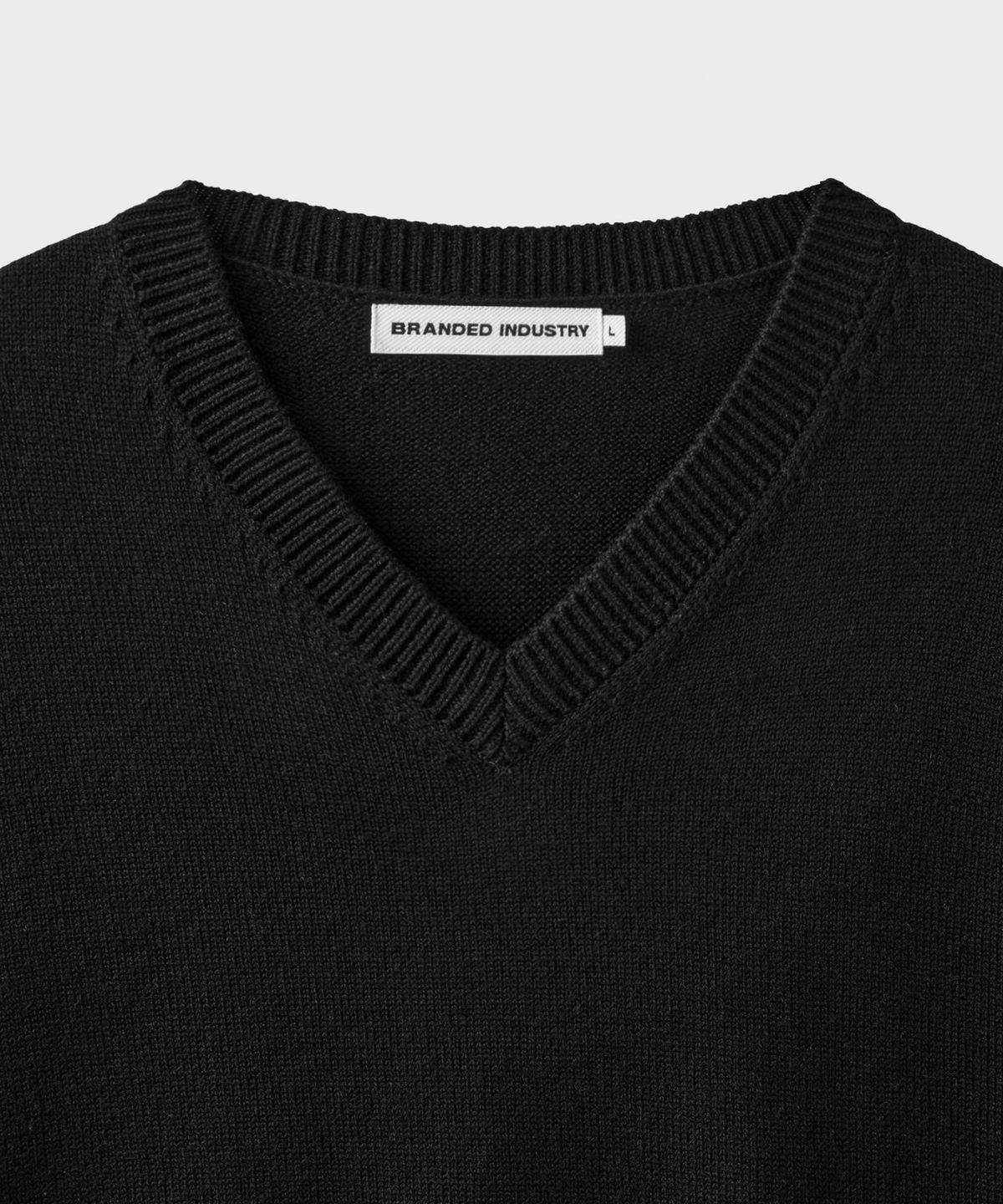 브랜디드(BRANDED) [SUPERIOR] CLOUD SUPERFINE V-NECK KNIT [BLACK]