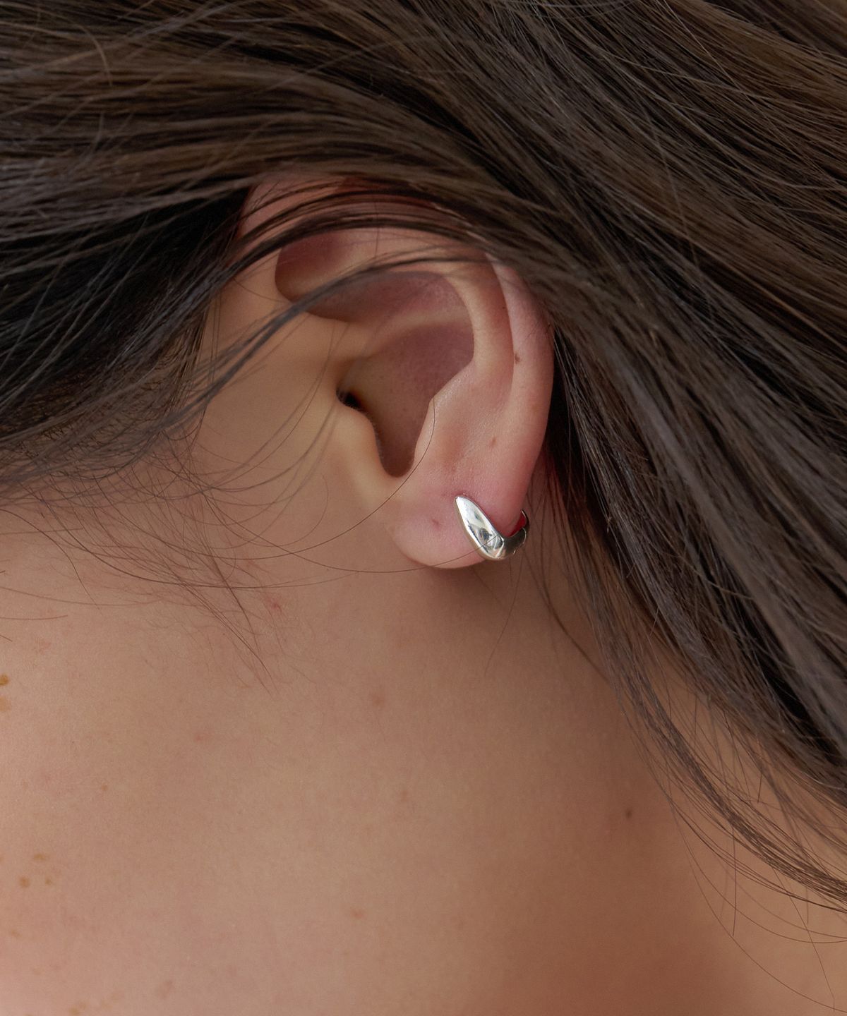 바이위켄드(BYWEEKEND) Mini triangle earring