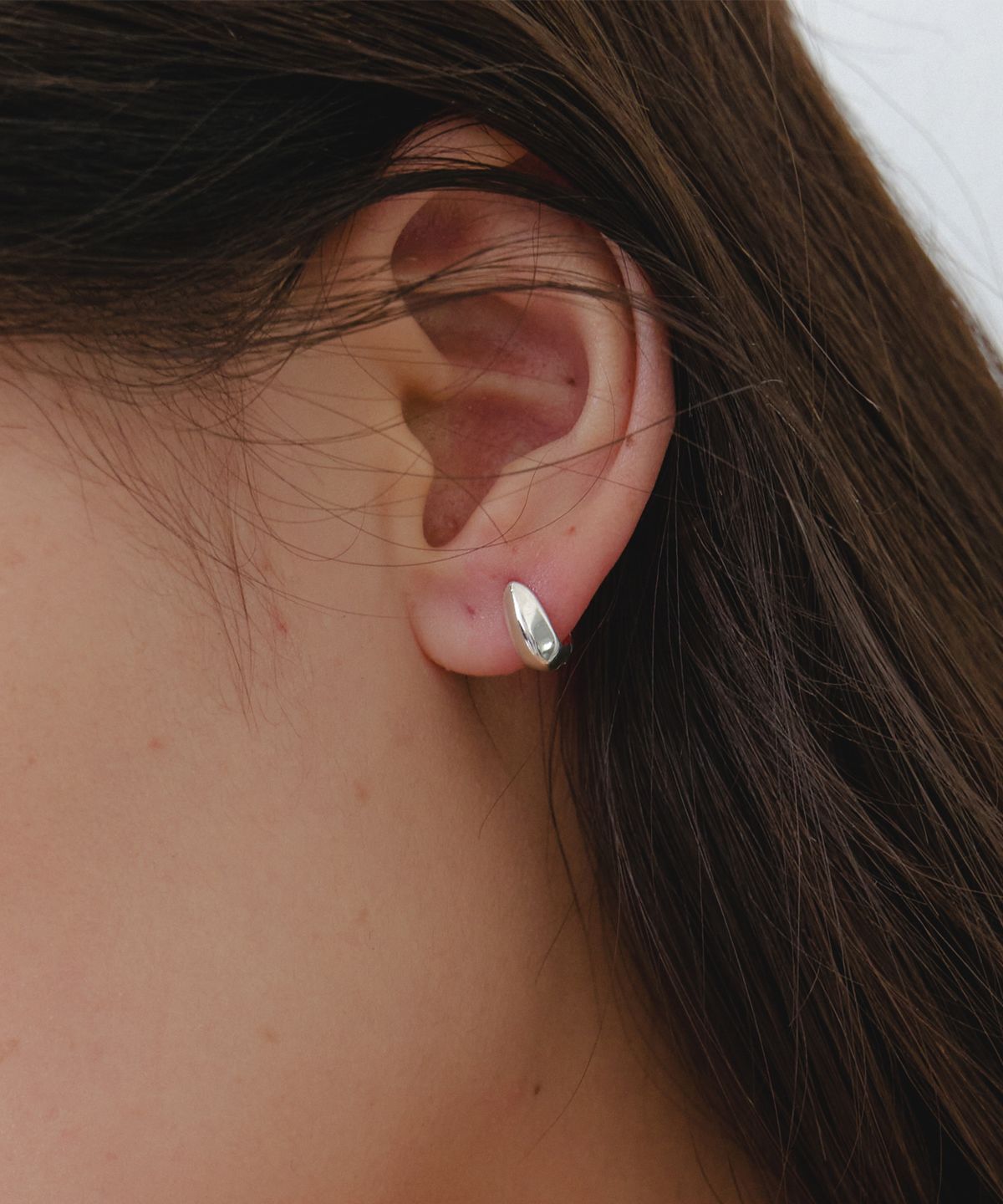 바이위켄드(BYWEEKEND) Mini triangle earring
