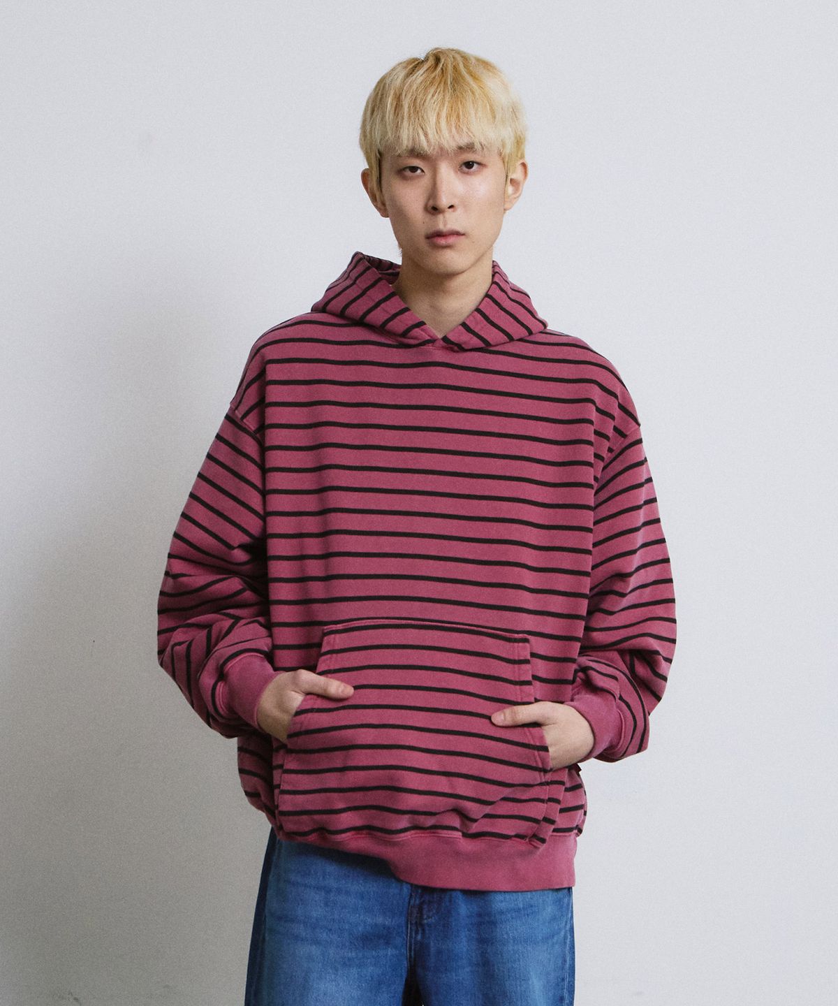 에이던엠(ADERNM) PIGMENT DAILY STRIPE HOODIE (BURGUNDY)