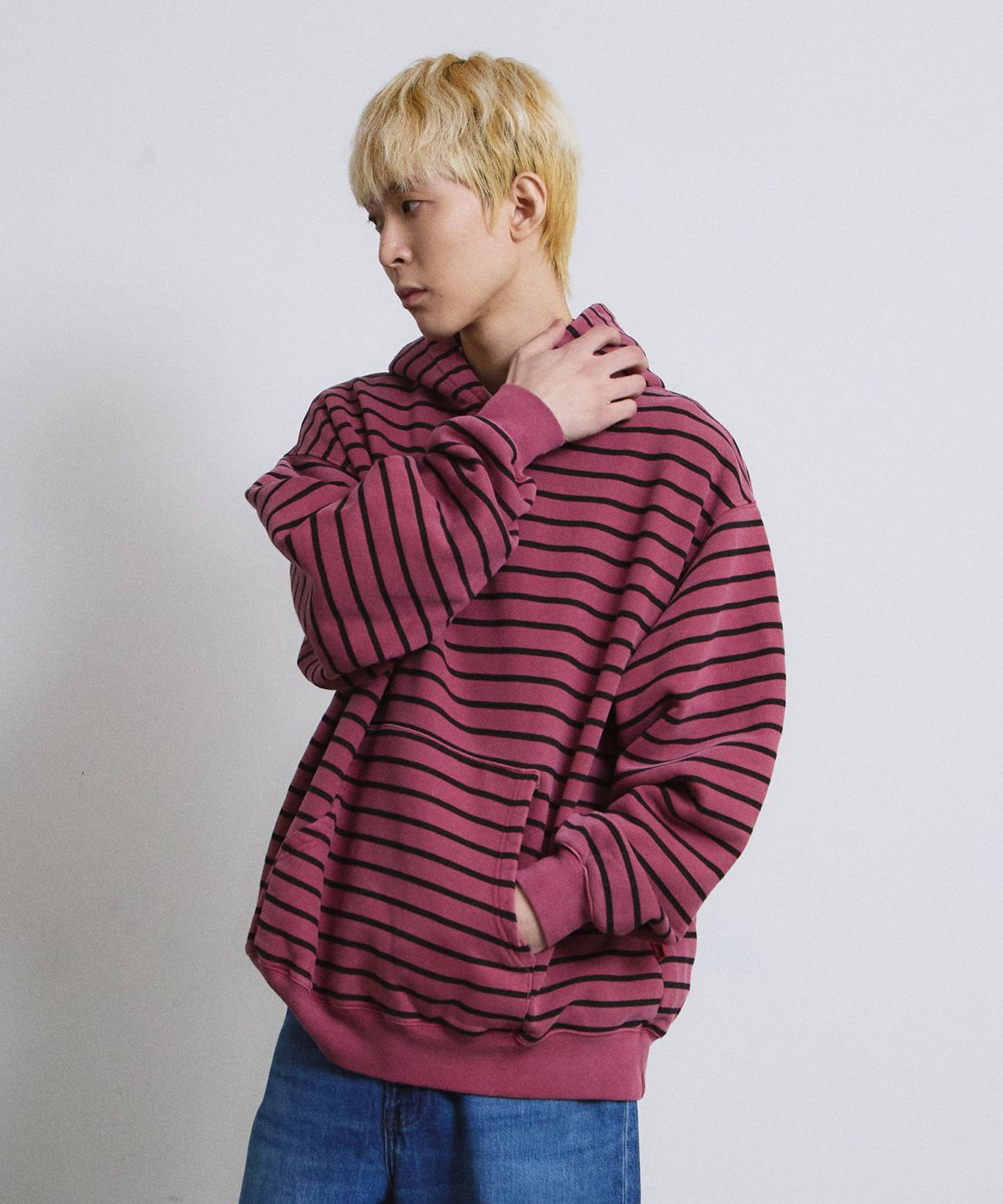 에이던엠(ADERNM) PIGMENT DAILY STRIPE HOODIE (BURGUNDY)
