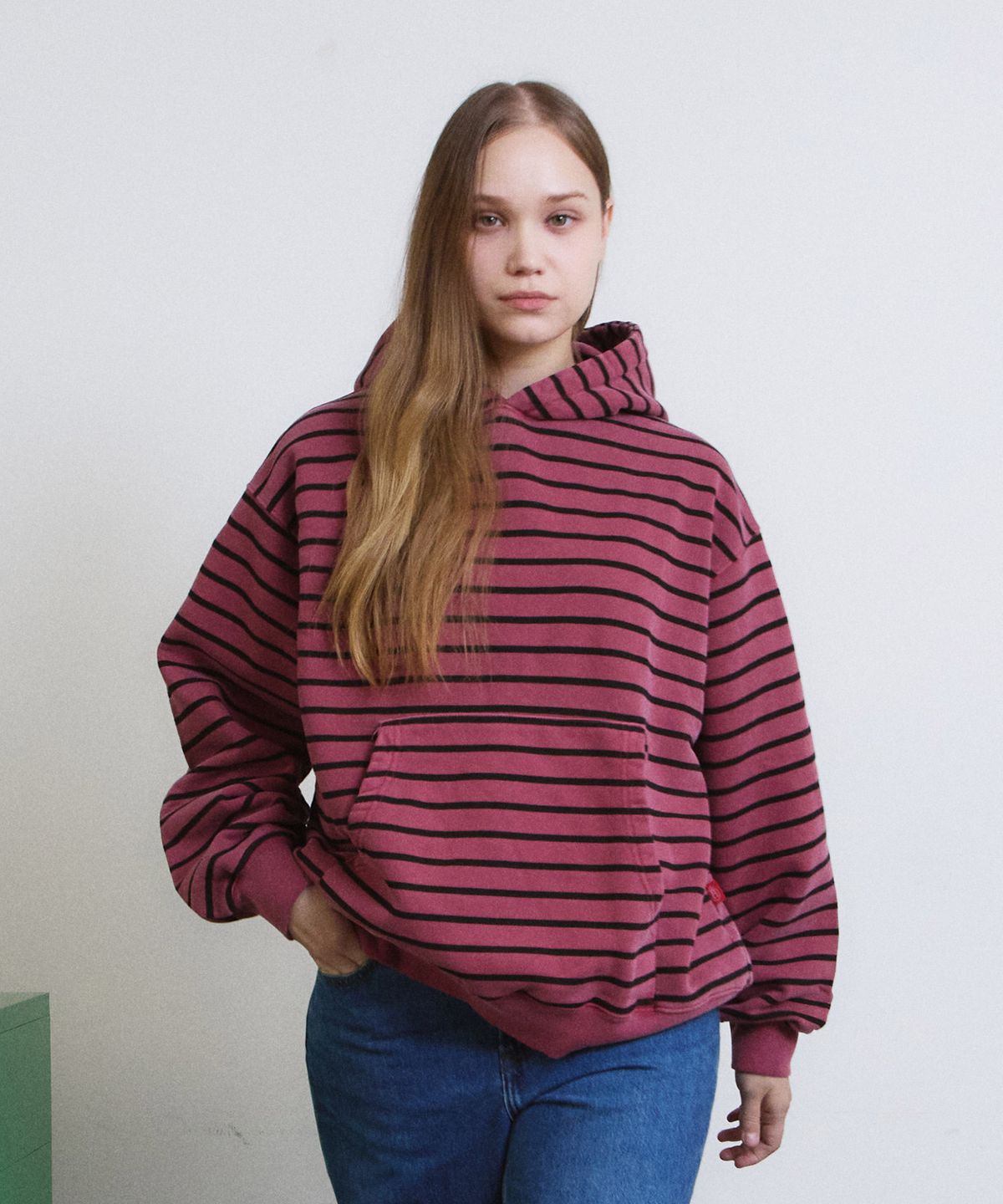 에이던엠(ADERNM) PIGMENT DAILY STRIPE HOODIE (BURGUNDY)