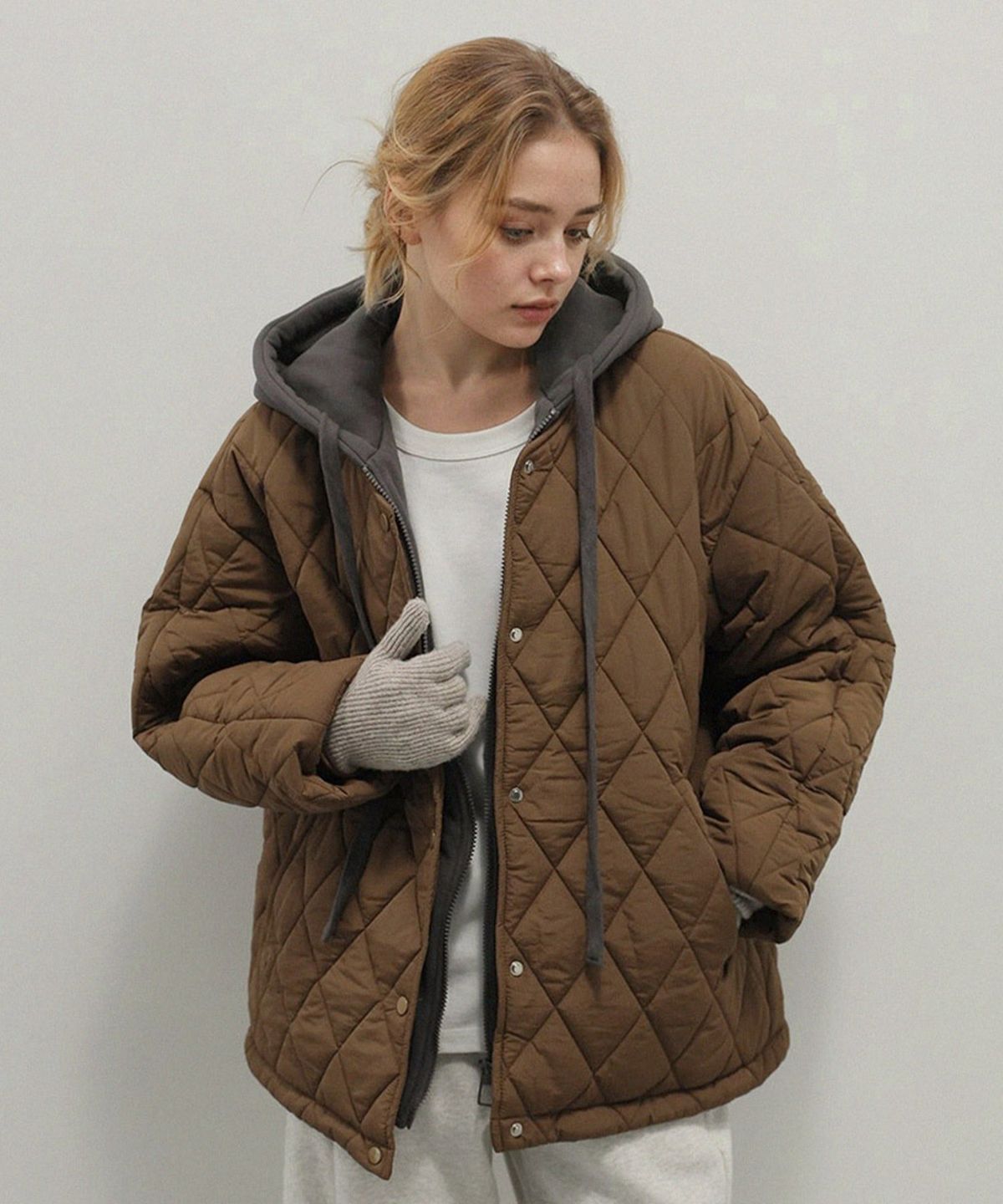 룸페커(ROOMPACKER) 후드 레이어드 누빔 패딩_brown