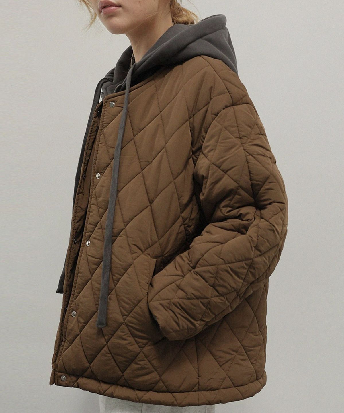 룸페커(ROOMPACKER) 후드 레이어드 누빔 패딩_brown