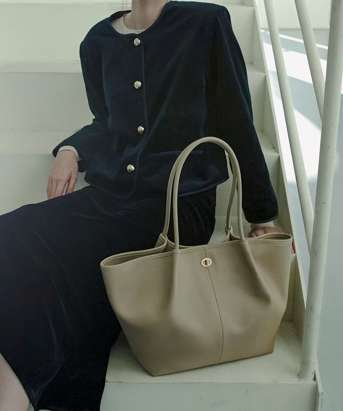 벨류엣(VALLUAT) Delo bag_Beige