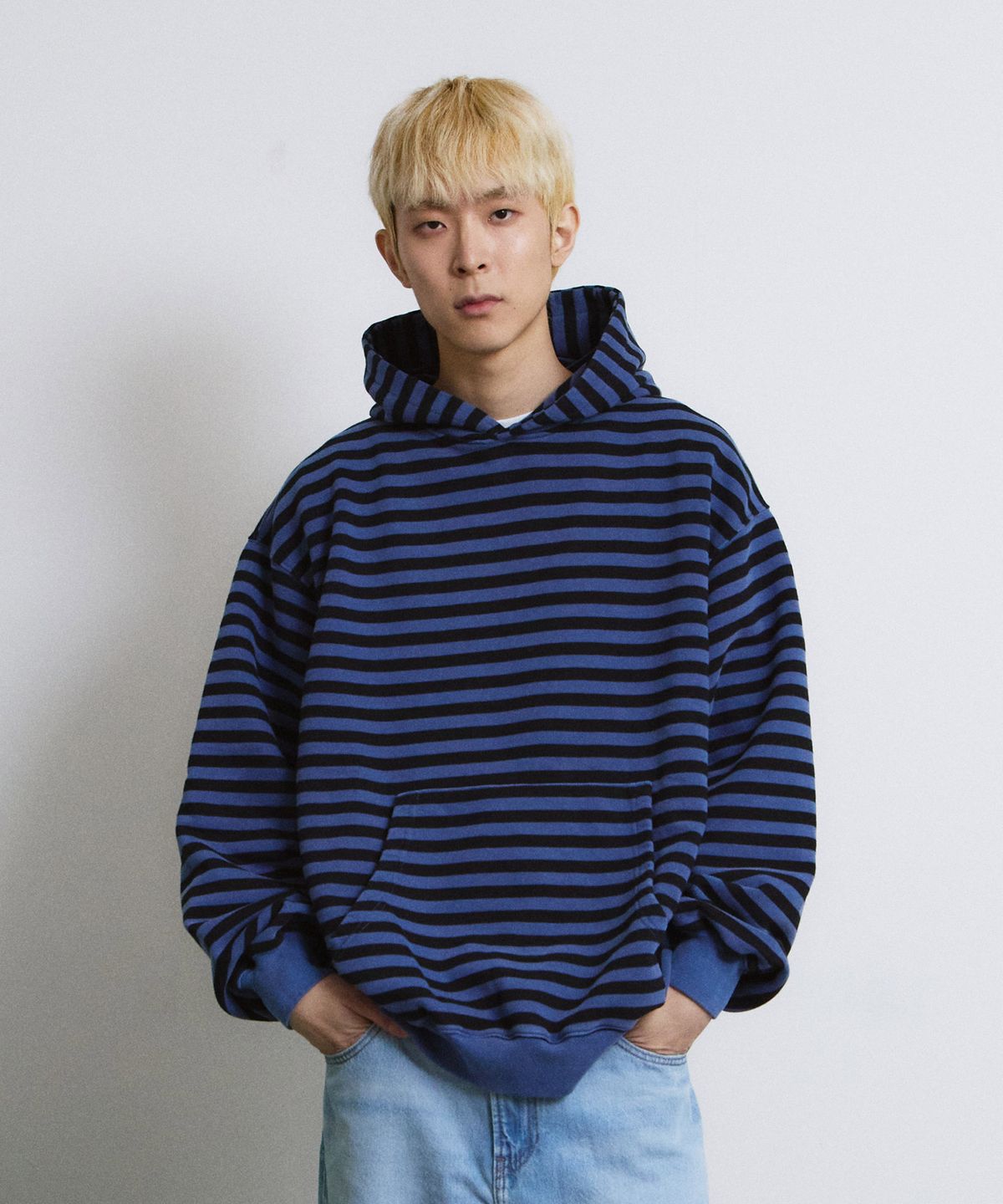 에이던엠(ADERNM) PIGMENT DYED STRIPE LINE HOODIE (BLUE)