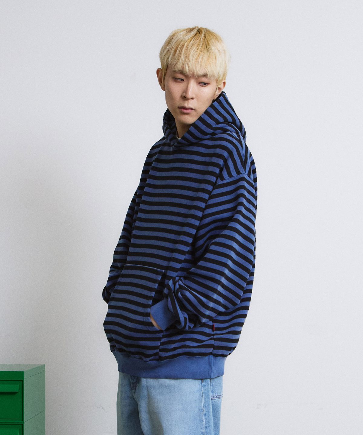 에이던엠(ADERNM) PIGMENT DYED STRIPE LINE HOODIE (BLUE)