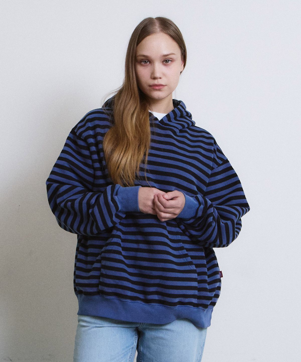 에이던엠(ADERNM) PIGMENT DYED STRIPE LINE HOODIE (BLUE)