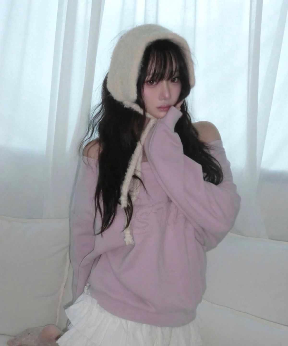 스트라이프마가린(STMG) 레터링 아플리케 오프 원숄더 스웻 셔츠 핑크