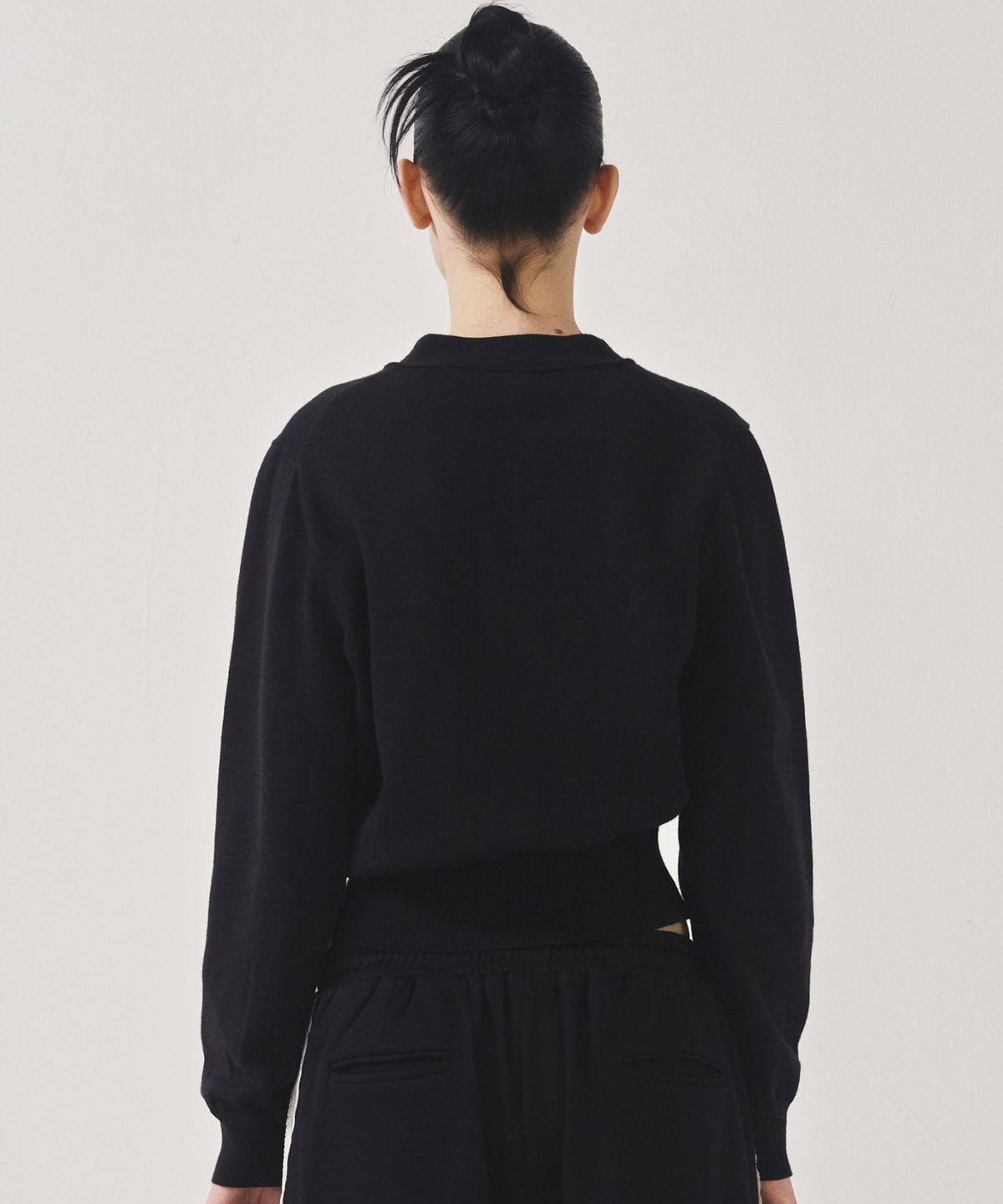 닉앤니콜(NICK&NICOLE) MINI BUTTERFLY SOFT V-CARDIGAN_BLACK IVORY