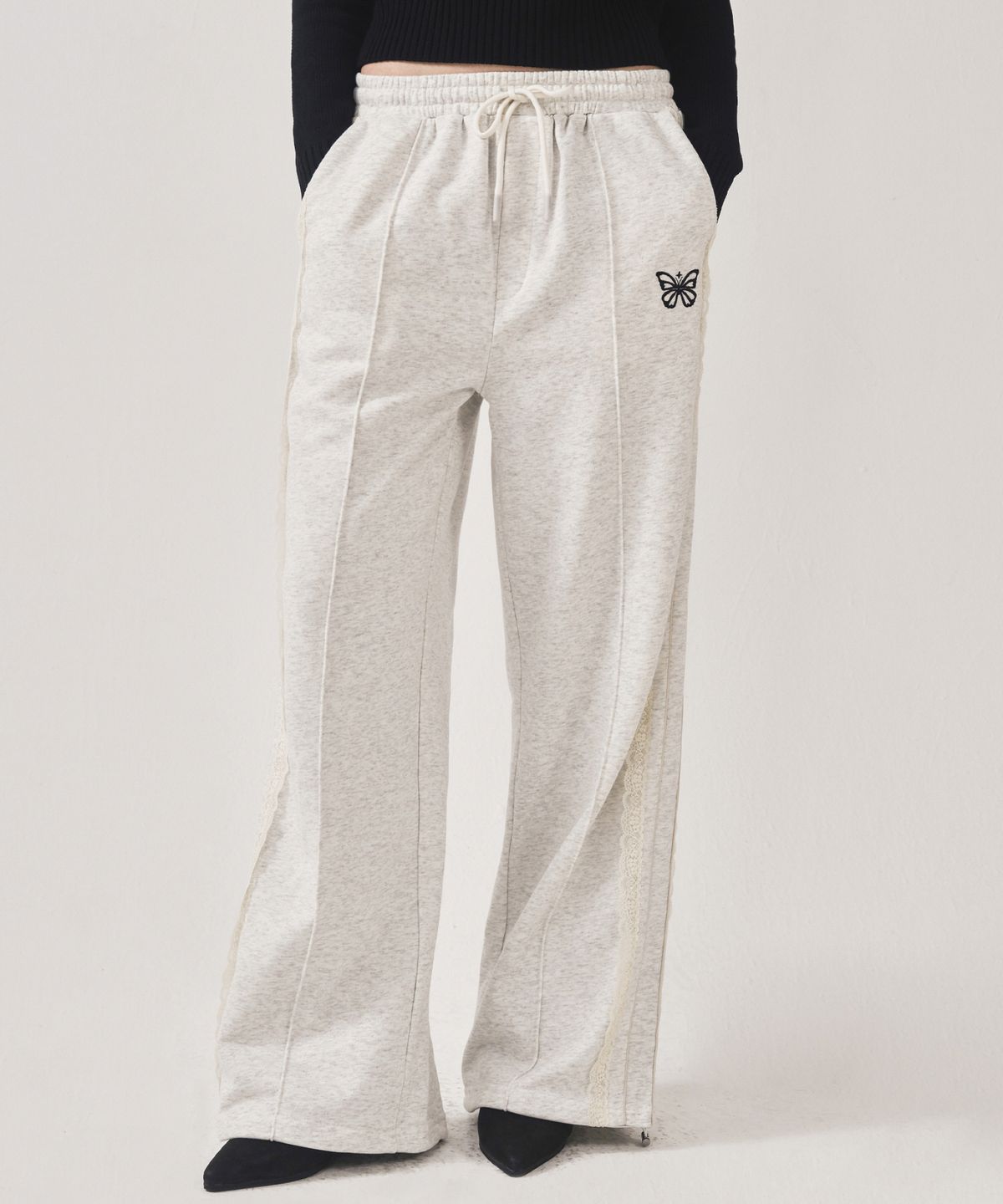 닉앤니콜(NICK&NICOLE) BUTTERFLY LACE SWEAT PANTS_MELANGE