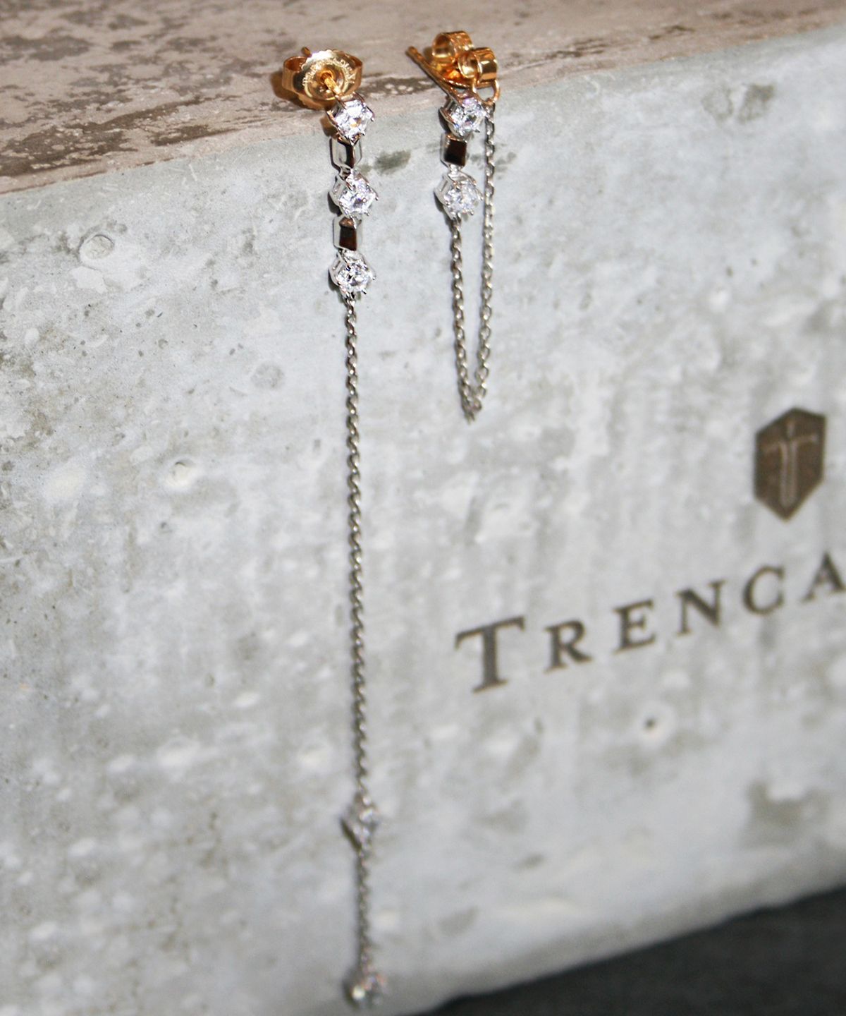 트렌카디즘(TRENCADISM) 던컨 귀걸이 14K 골드 이어링 한 쌍  DUNCAN_Earring_DCE100UB