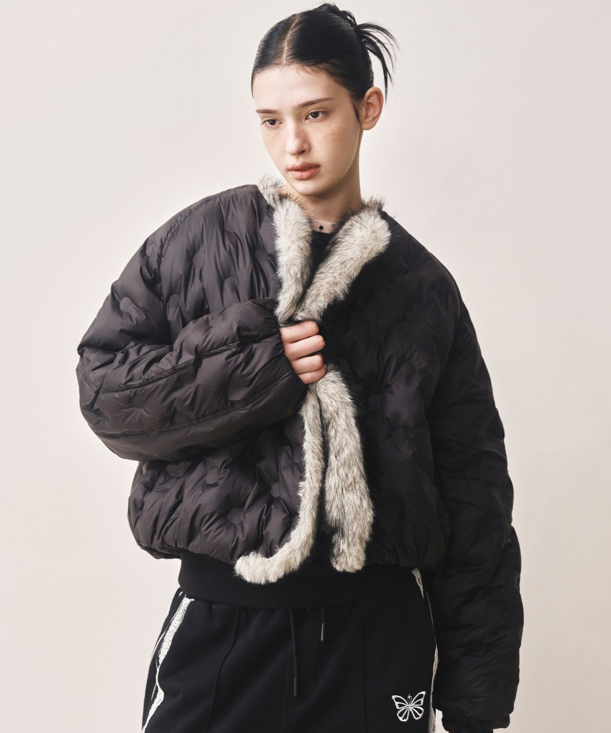 닉앤니콜(NICK&NICOLE) DOT FUR SHAWL VOLUME PUFFER PADDING_BLACK