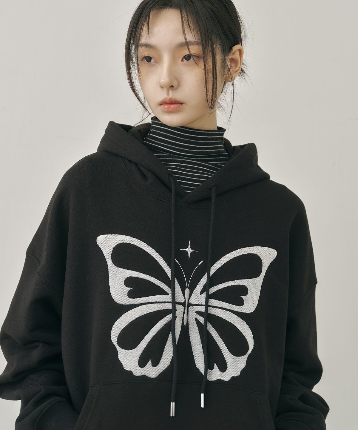 닉앤니콜(NICK&NICOLE) BUTTERFLY EMBROIDERY HOODIE_BLACK SILVER