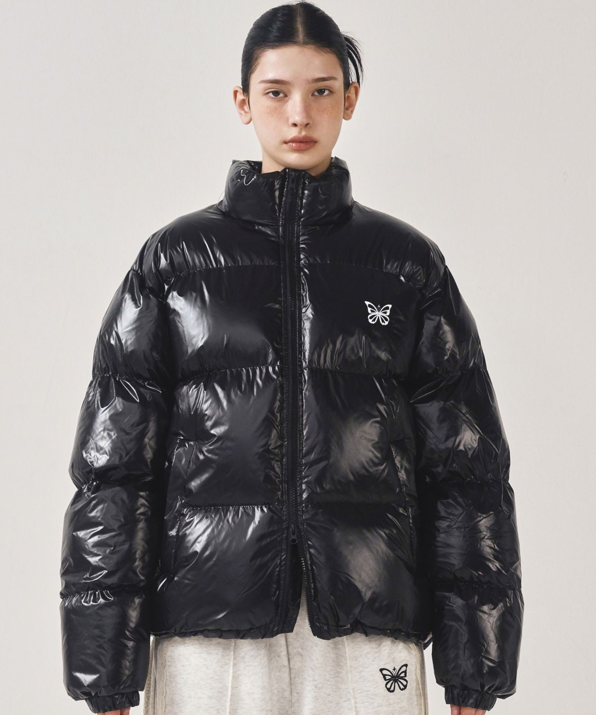닉앤니콜(NICK&NICOLE) NICOLE BUTTERFLY GLOSSY PUFFER PADDING_BLACK
