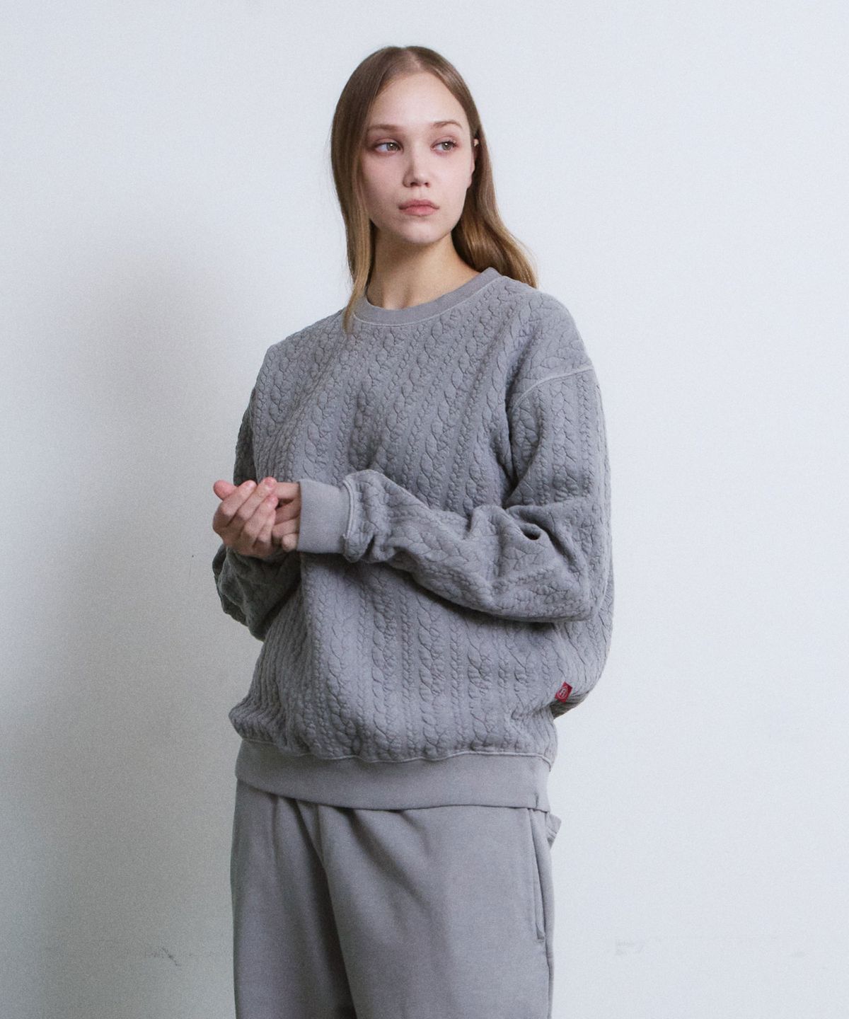 에이던엠(ADERNM) GRANMA CABLE SWEATSHIRTS (GRAY)