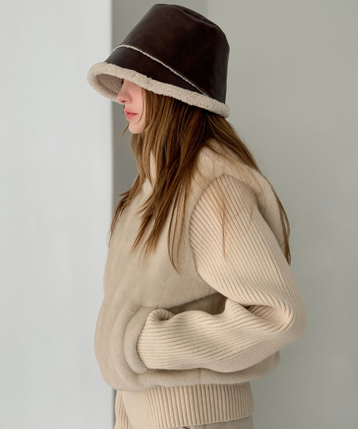 바스카라(VASCARA) Faux Leather Bucket Hat (2colors)