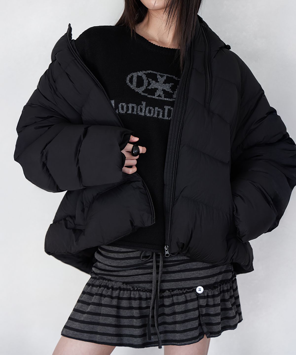 런던다다(LONDONDADA) SIGNATURE LOGO ROUND NECK KNIT, BLACK