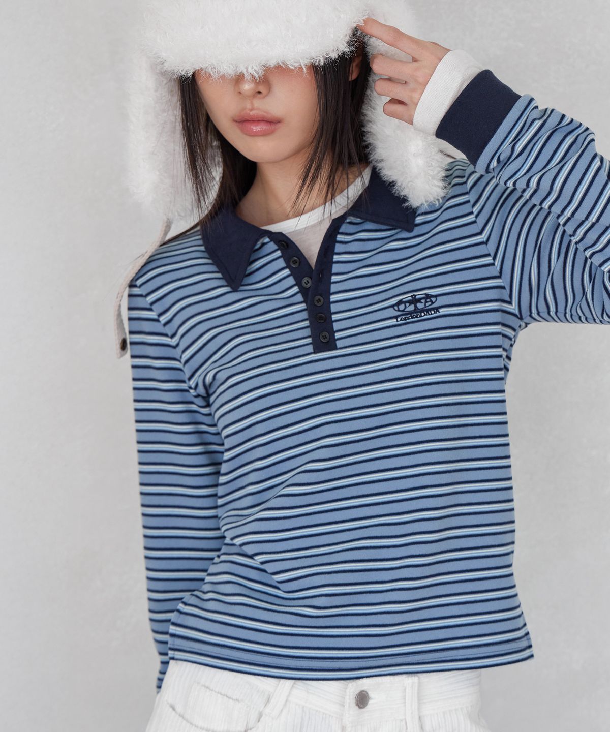런던다다(LONDONDADA) MULTI-STRIPE SLIM COLLAR T-SHIRT, BLUE