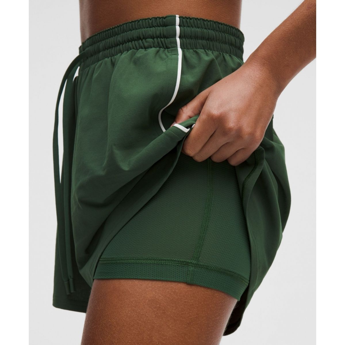 룰루레몬(LULULEMON) 코트 라이벌 하이라이즈 쇼츠 3inch  IVYG WHT