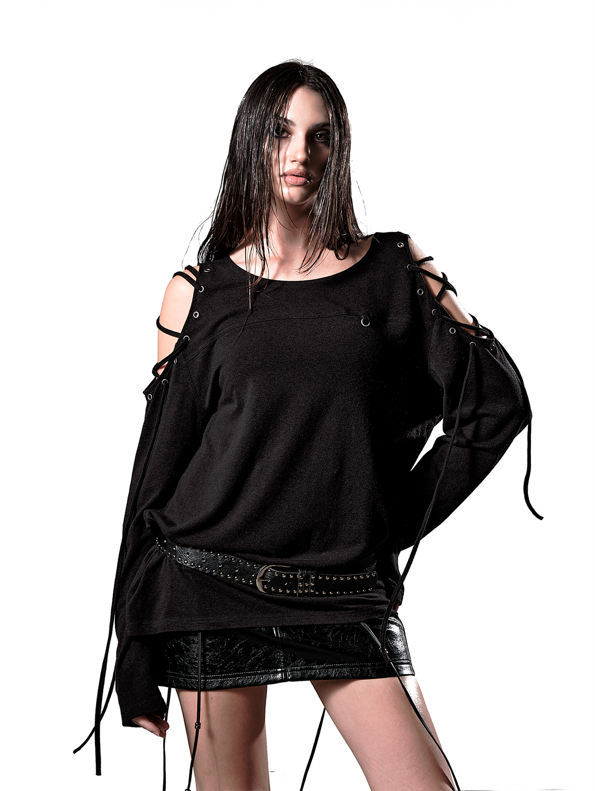 이양(EYANG) CUT-OUT LACED EYELET LONGSLEEVE TOP BLACK