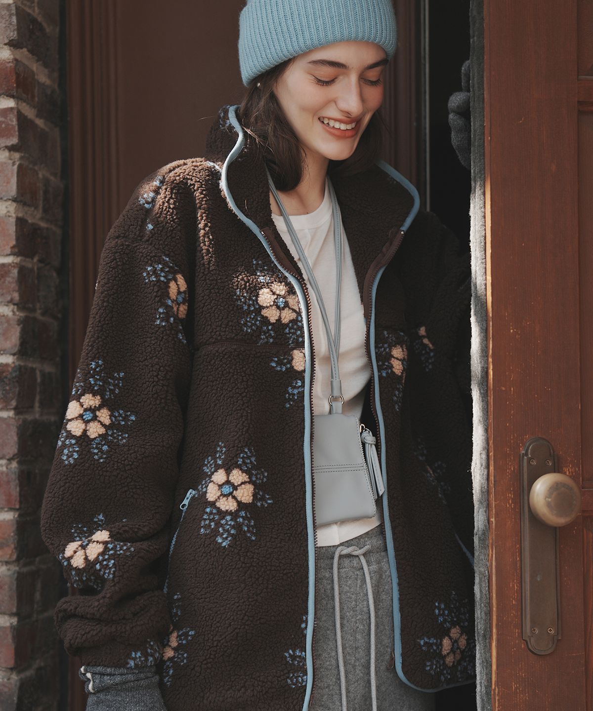 로브로브(LOVLOV) SNOWBLOOM ZIP-UP