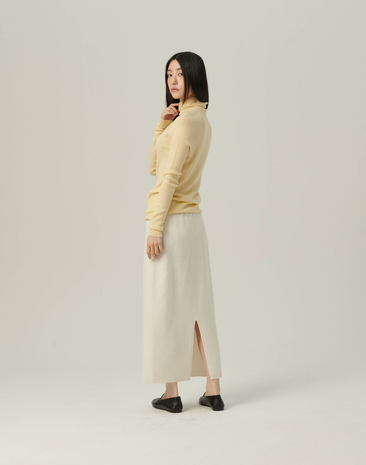 베이스스레드(BASETHREAD) Back Slit H-Line Knit Skirt_WHITE