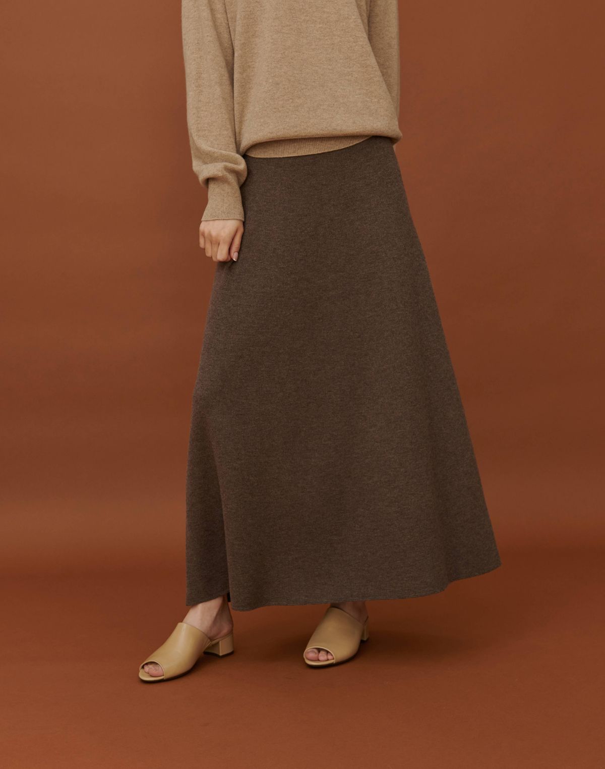 베이스스레드(BASETHREAD) Soft A-Line Knit Skirt_BROWN