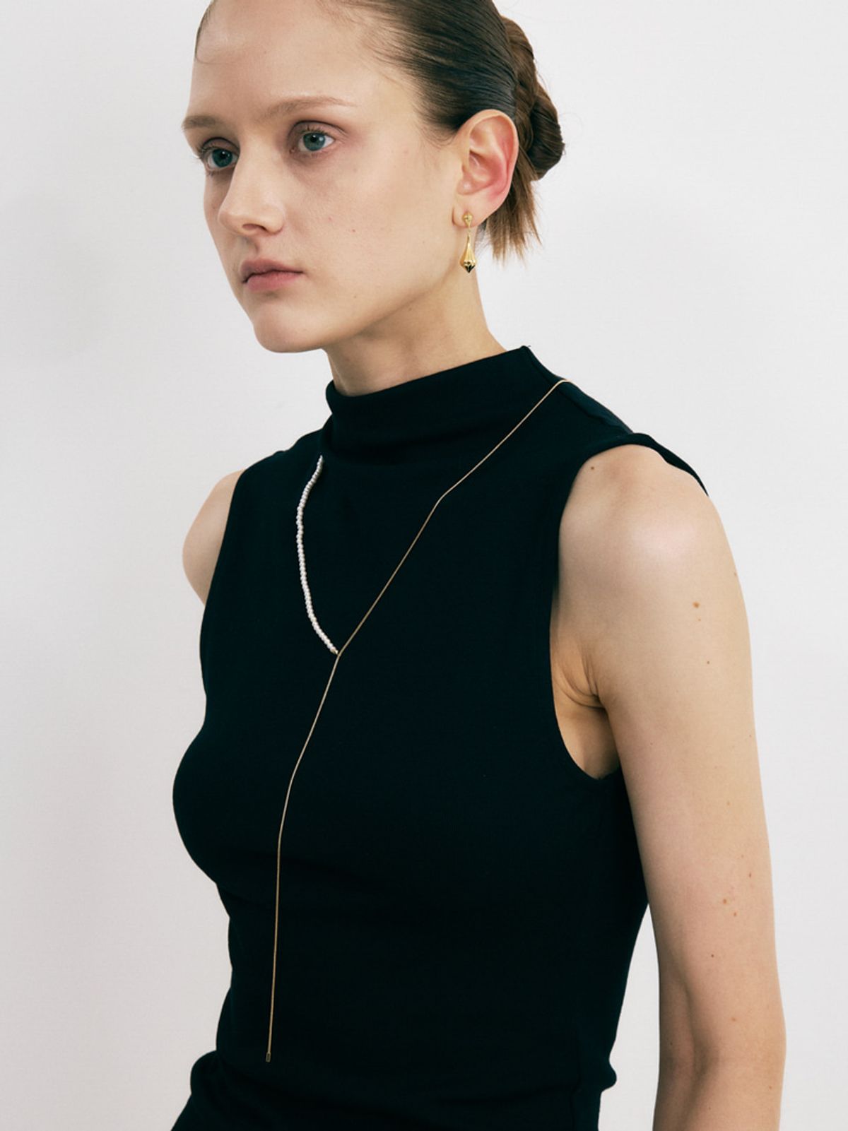 소수(SOSOO) Half Pearl n Chain Long Necklace