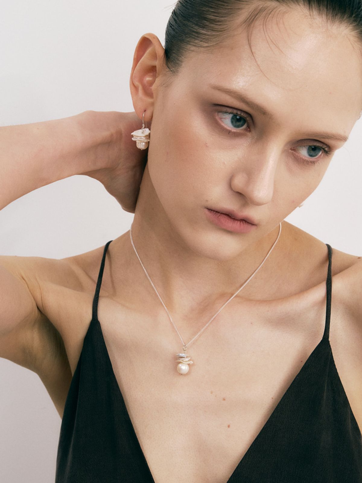 소수(SOSOO) Petal Natural Pearl Necklace