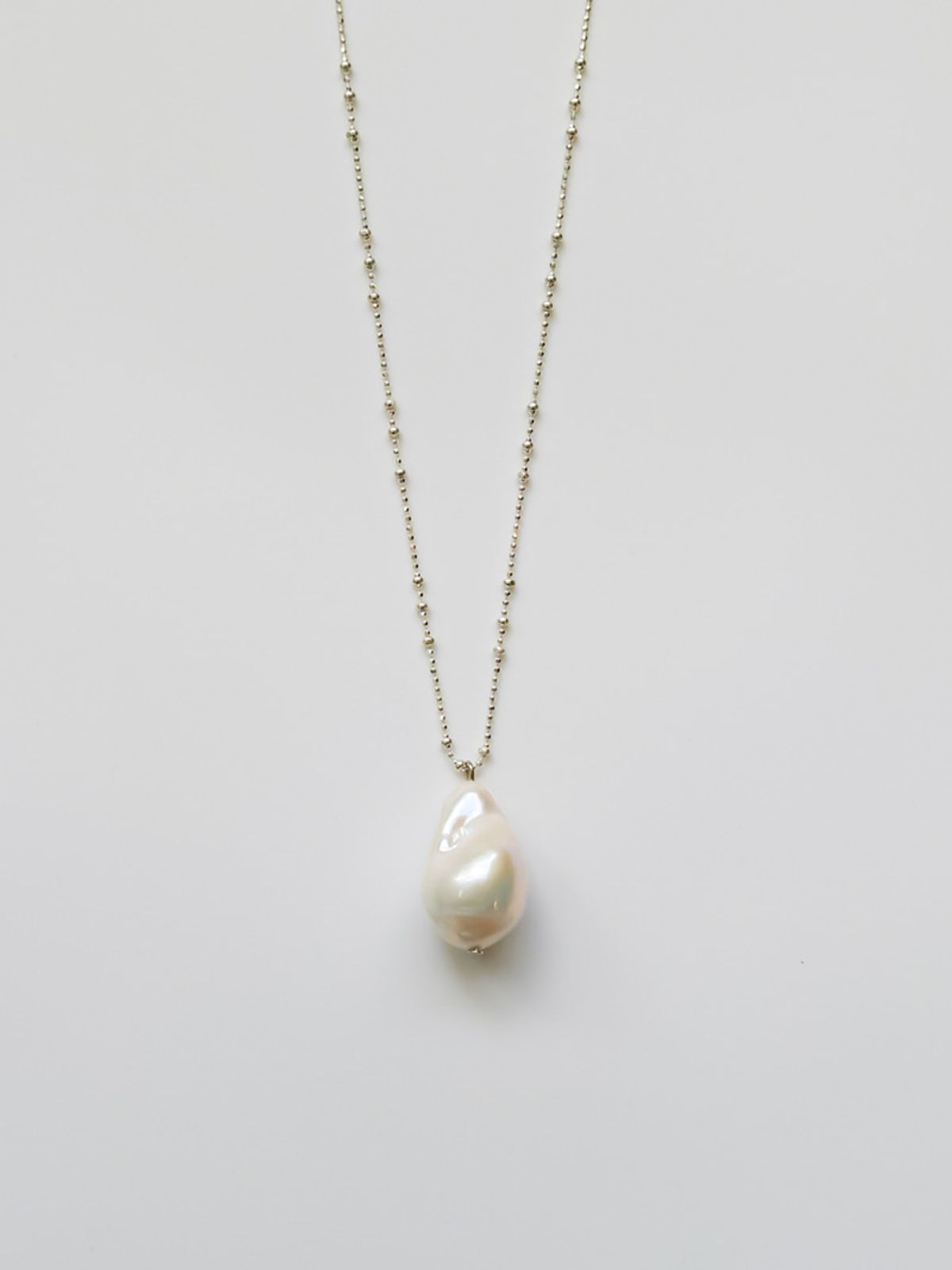 소수(SOSOO) Big Baroque Pearl Long Necklace