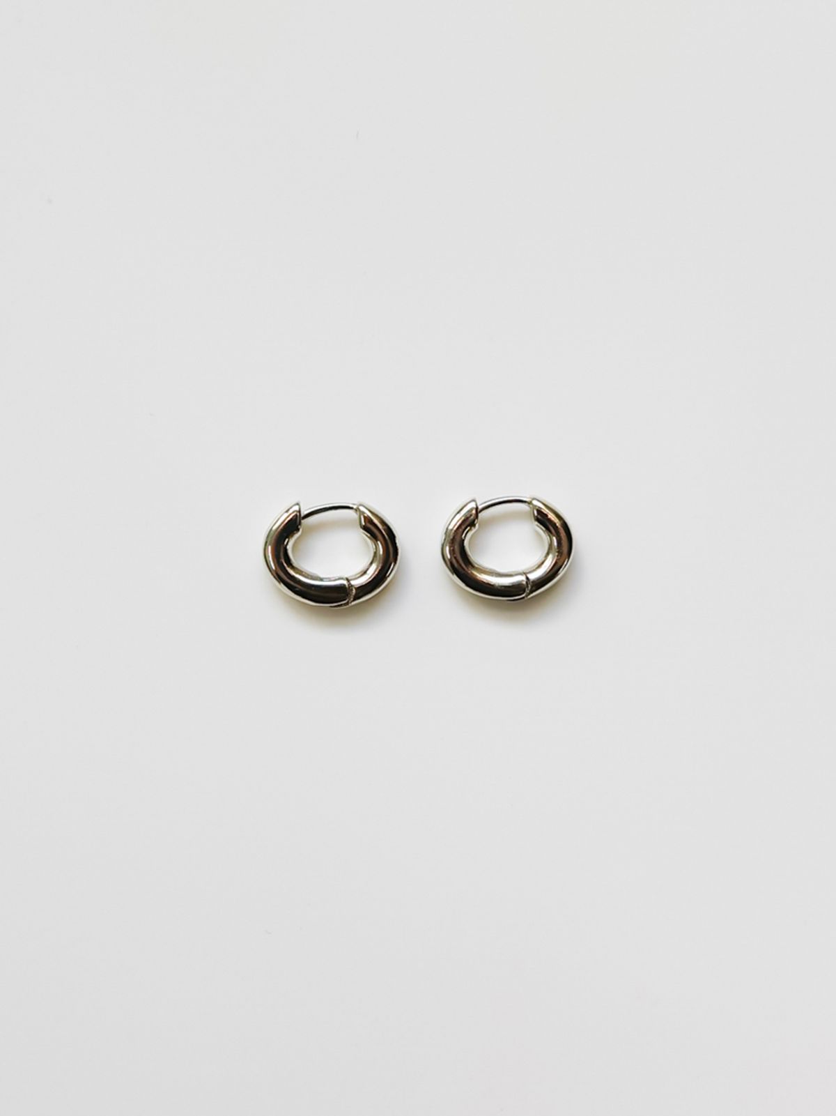 소수(SOSOO) Mini Oval Ring Earrings