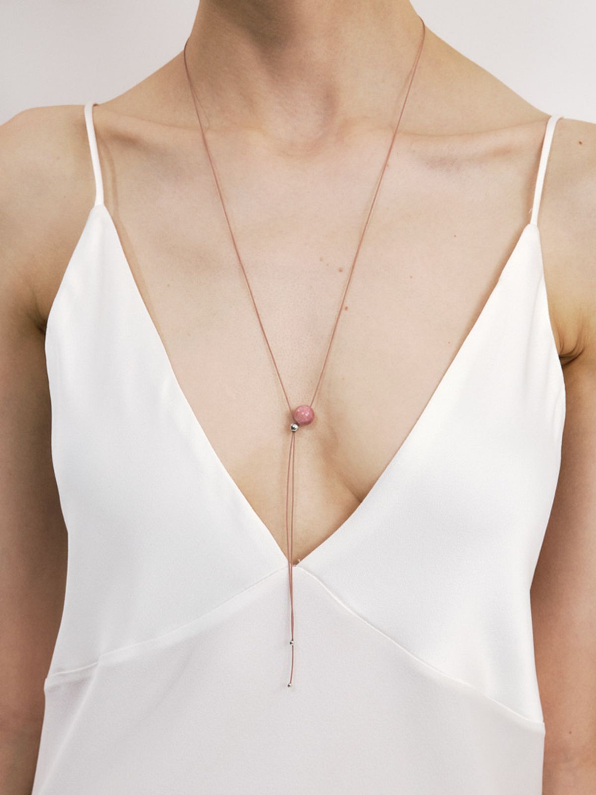 소수(SOSOO) Pink Opal Thin Rope Necklace