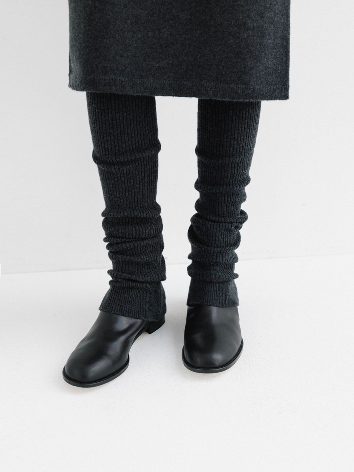 모이아(MOIA) wool leg warmer (charcoal)