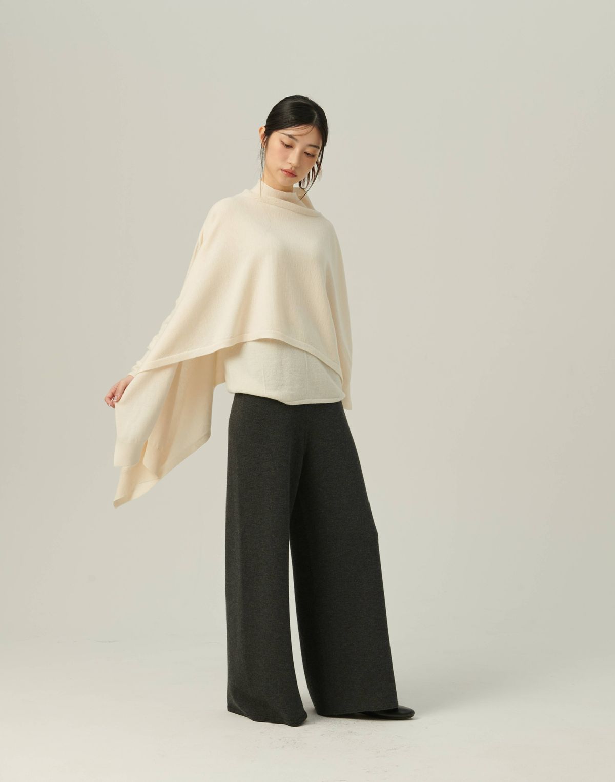 베이스스레드(BASETHREAD) Multiway Knit Cape_IVORY